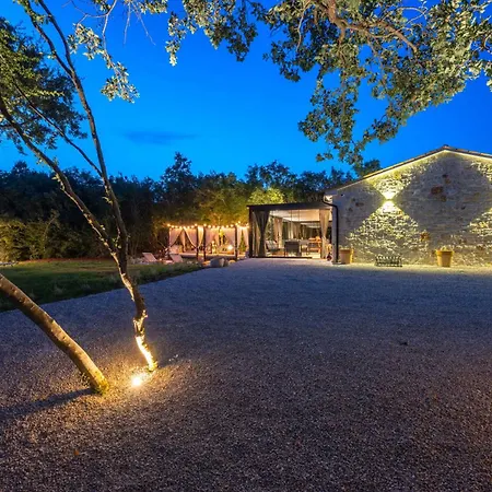 Ferienhaus With Pool In Bale-istrien 52091 Bale