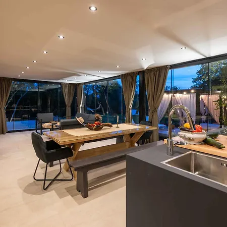 Ferienhaus With Pool In Bale-istrien 52091 Bale